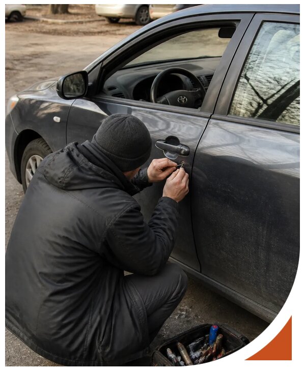 Профессиональное вскрытие автомобиля Тойота без повреждений в Клине